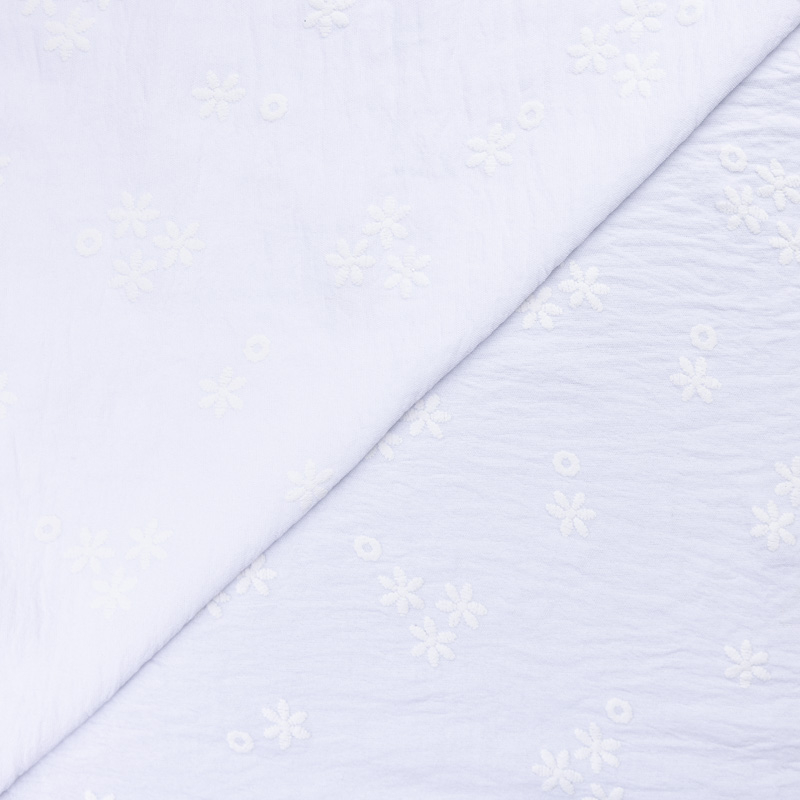 Crêpe gaufré - Fleuri blanc optique Crêpe gaufré - Fleuri blanc optique