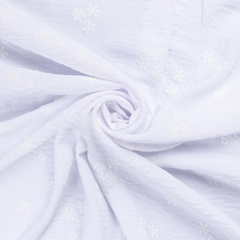 Crêpe gaufré - Fleuri blanc optique Crêpe gaufré - Fleuri blanc optique