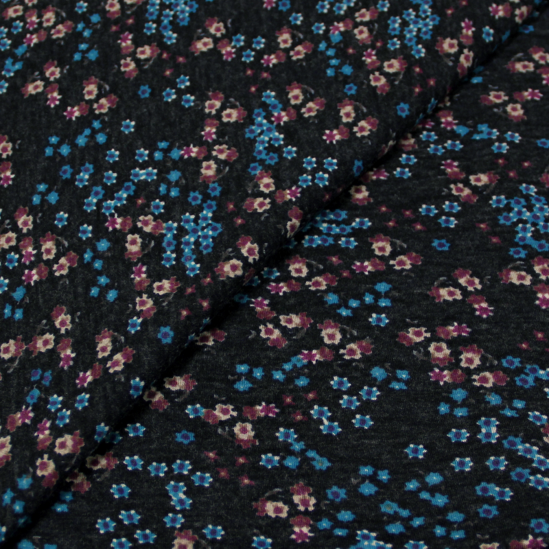 Jersey de laine - Fleurs bleues et violettes sur fond noir