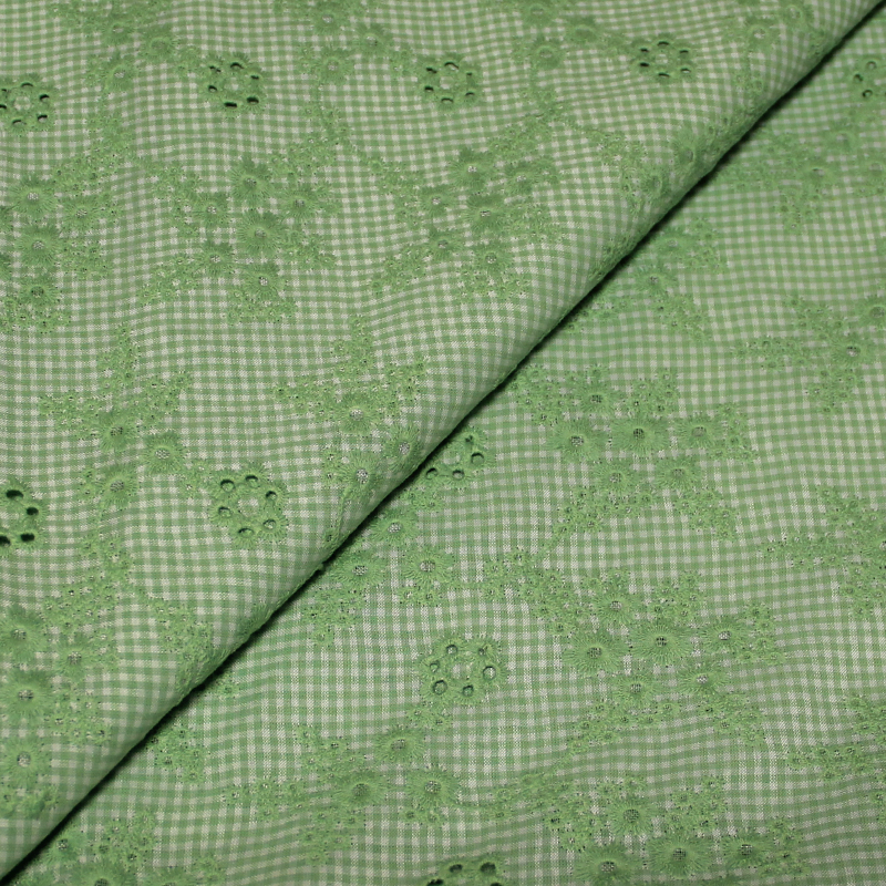Toile de coton zéphir - Broderie fleuri vert pomme