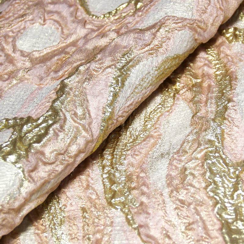 Tissu brocard - Marbrure nacre rosé & doré fond écru 