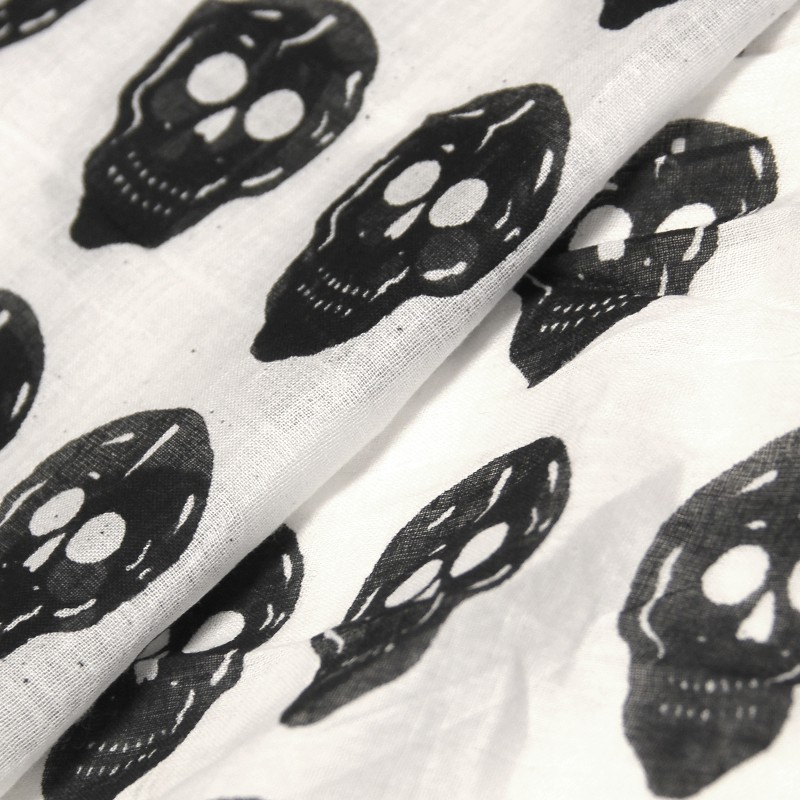 Étole 100% coton -  Tête de mort noir fond blanc
