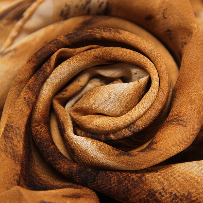 Foulard 100% soie - Motif effet pelage lion