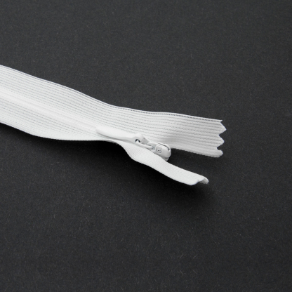 Fermeture Eclair ® invisible blanche 22cm 2