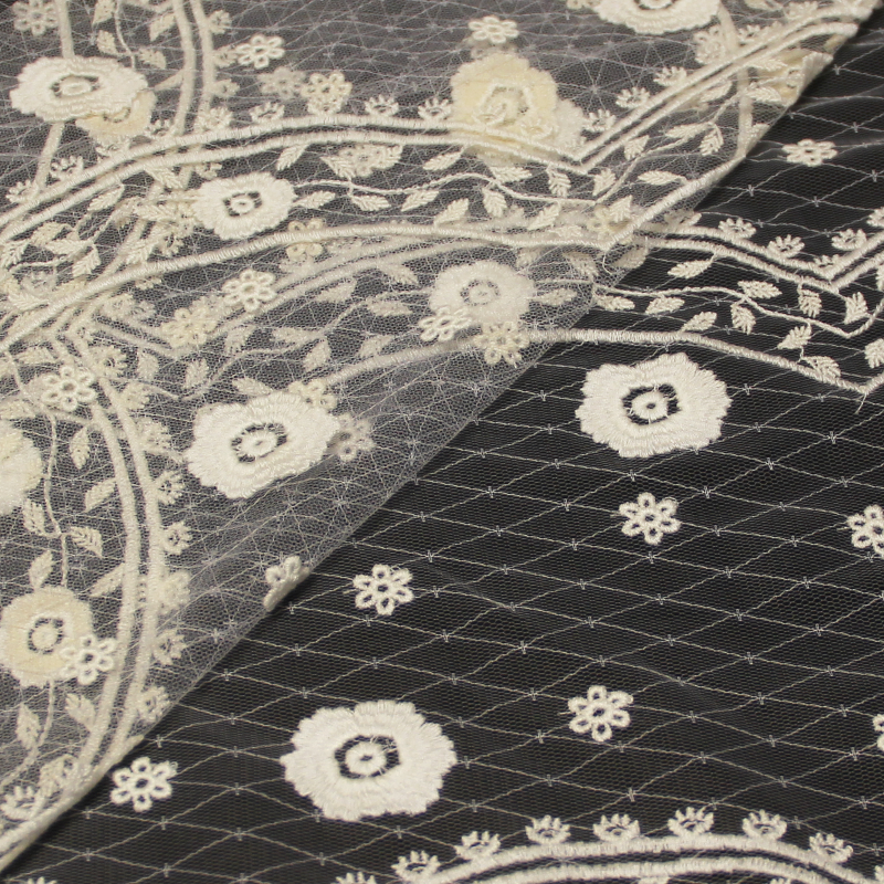 Résille brodé - Fleuri écru