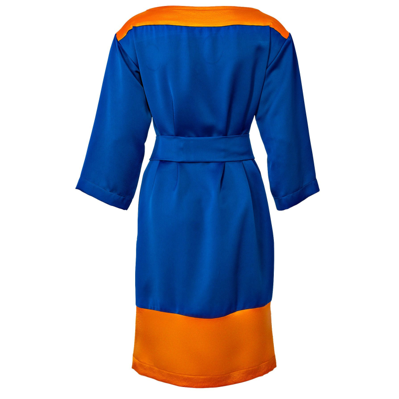 Patron Burda 5925 - Robes de coupe droite avec une encolure bateau