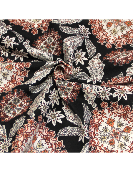 Batiste 100% coton - Rosace ton rose fond noir