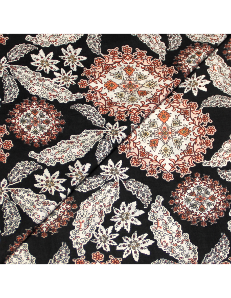 Batiste 100% coton - Rosace ton rose fond noir