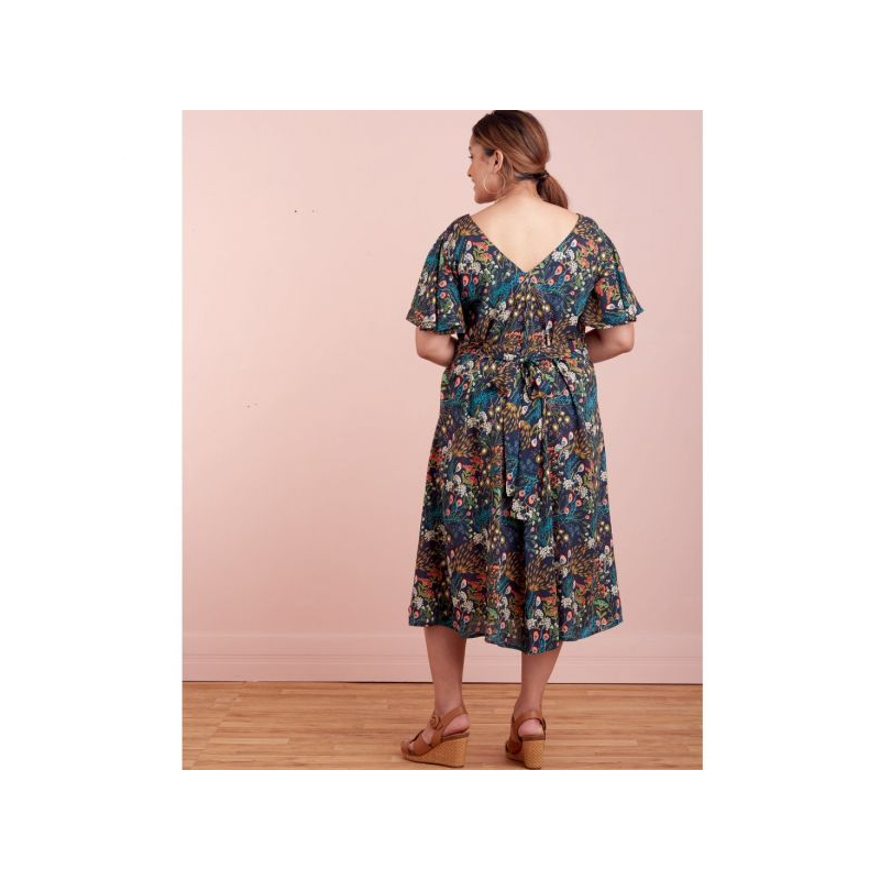 Patron Simplicity 9325.AA - Robe avec haut ajusté et empiècement