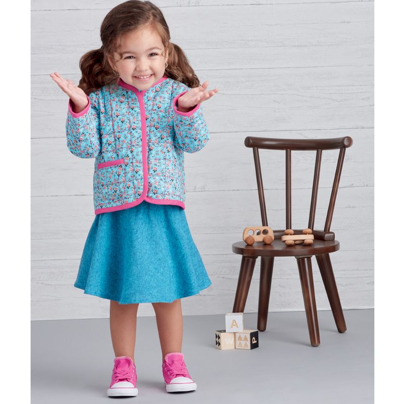 Patron Simplicity S9485.A - Haut en maille, Veste, Gilet, Jupe et Pantalon pour tout petits