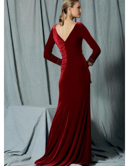 Patron Vogue 1520 A5 - Robe très moulante à fronces, traîne et fermetures à glissière invisibles