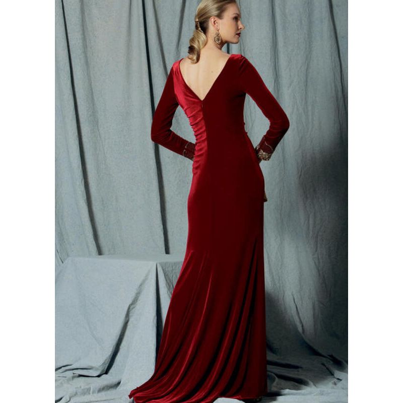 Patron Vogue 1520 E5 - Robe très moulante à fronces, traîne et fermetures à glissière invisibles