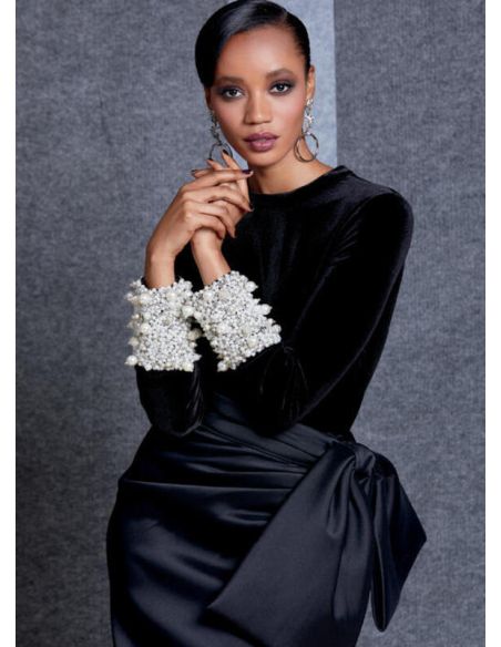 Patron Vogue 1605 E5 - Haut moulant avec fermetures à glissière et jupe ajustée avec détail de pli et nœud