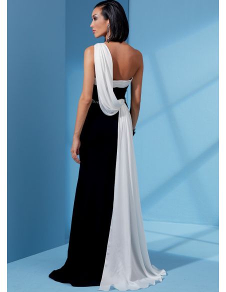 Patron Vogue 1616 A5 - Robe une épaule moulante avec drapé et traîne