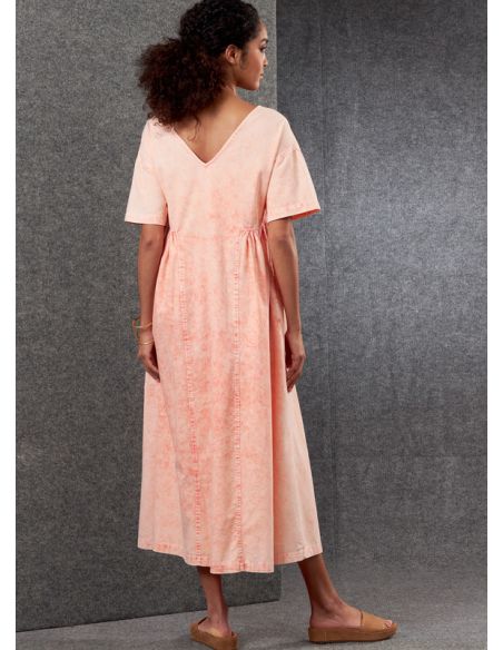 Patron Vogue 1799 Y - Robe évasée à col V avec fronces