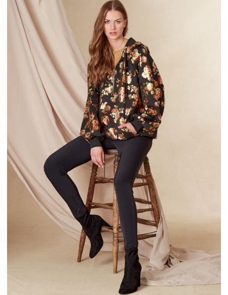 Patron Vogue 1826 A - Sweat femme ample à manches raglan avec capuche