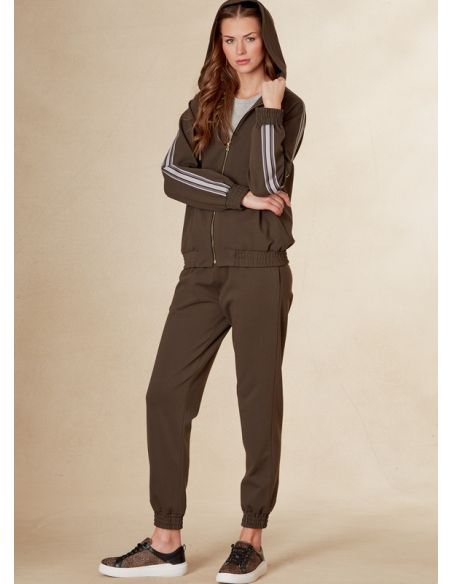 Patron Vogue 1832 A - Ensemble femme : blouson à fermeture éclair et jogger