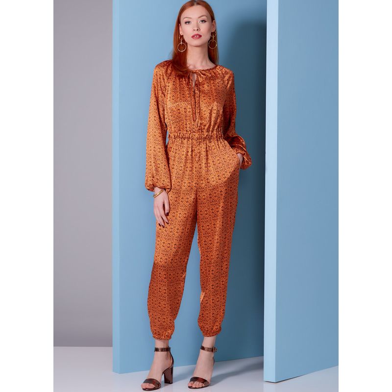 Patron Vogue 1851 A - Combinaison avec noeud au décolleté, taille resserrée et variations de pantalon