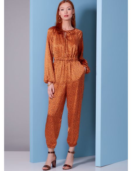 Patron Vogue 1851 A - Combinaison avec noeud au décolleté, taille resserrée et variations de pantalon