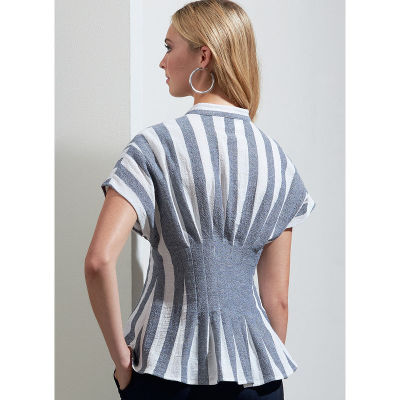 Patron Vogue 1874 A5 - Top avec plis piqués à la taille