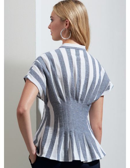 Patron Vogue 1874 F5 - Top avec plis piqués à la taille