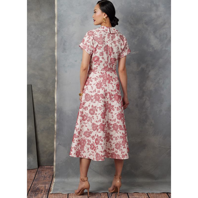 Patron Vogue 1898 F5 - Robe doublée a décolleté