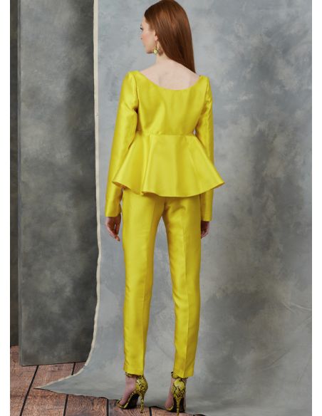 Patron Vogue 1901 A5 - Haut décolleté bateau, short et pantalon