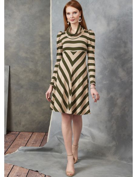 Patron Vogue 1907 Y5 - Robe avec col drapé