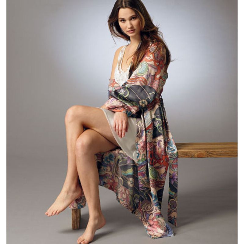 Patron Vogue 8888 A5 - Ensemble de lingerie en dentelle pour femme