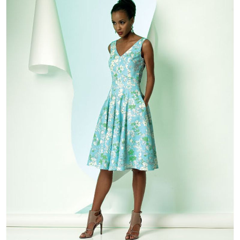 Patron Vogue 8997 E5 - Robes à coutures princesse, style fourreau ou évasé