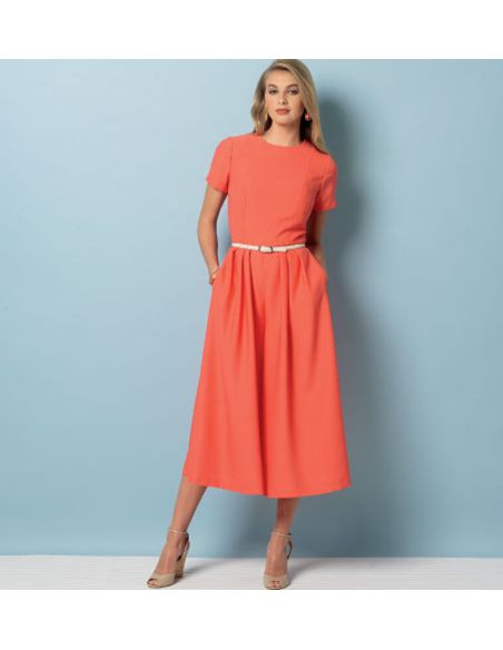 Patron Vogue 9075 A5 - Robe et combinaison à jambe trois-quarts pour femme
