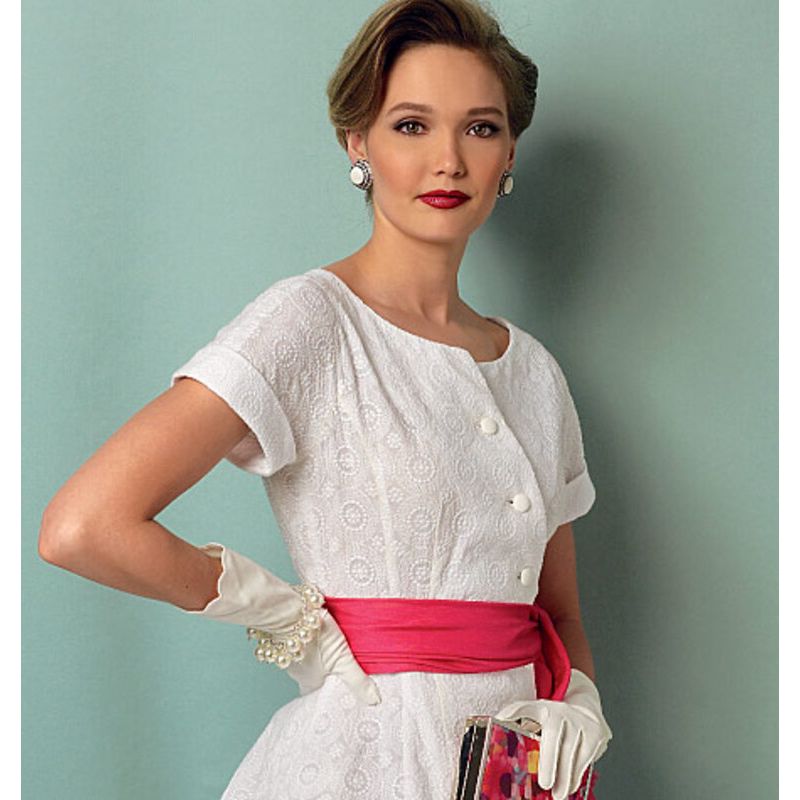 Patron Vogue 9105 A5 - Robe femme style années 1950