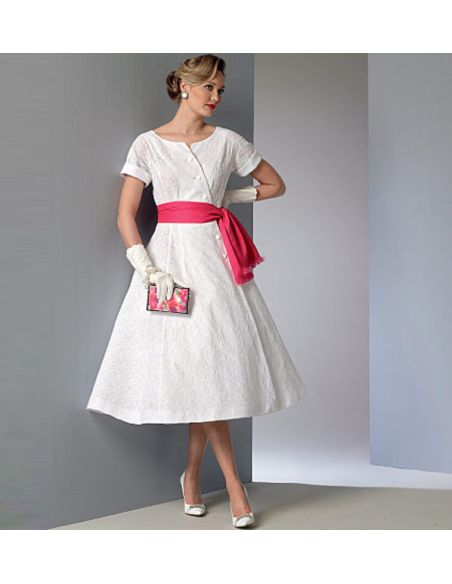 Patron Vogue 9105 A5 - Robe femme style années 1950