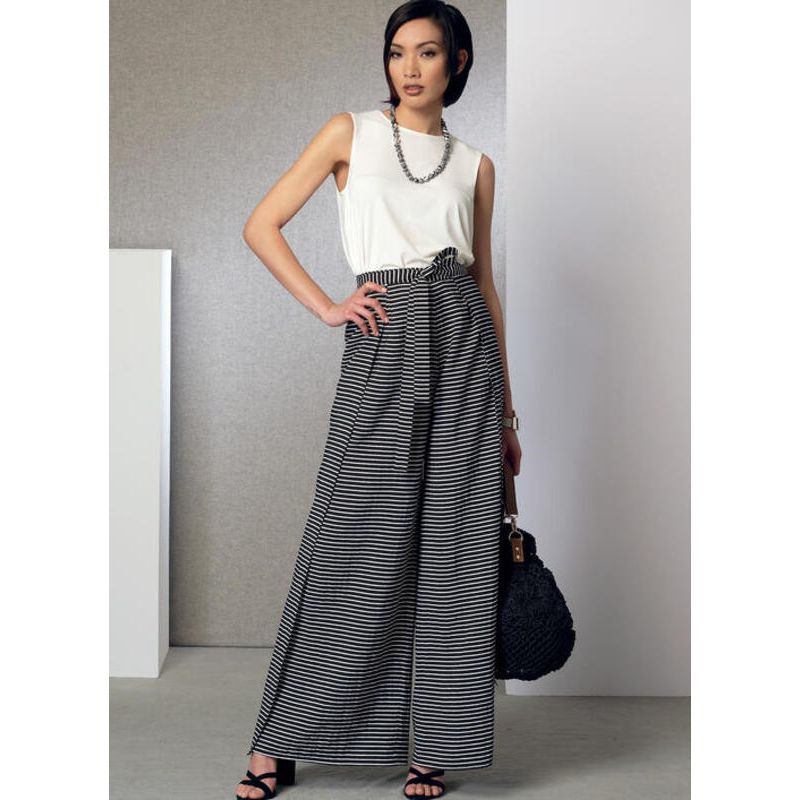 Patron Vogue 9191 ZZ - Ensemble femme : Ponchos, top, pantalon et short