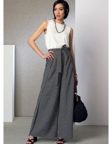 Patron Vogue 9191 ZZ - Ensemble femme : Ponchos, top, pantalon et short