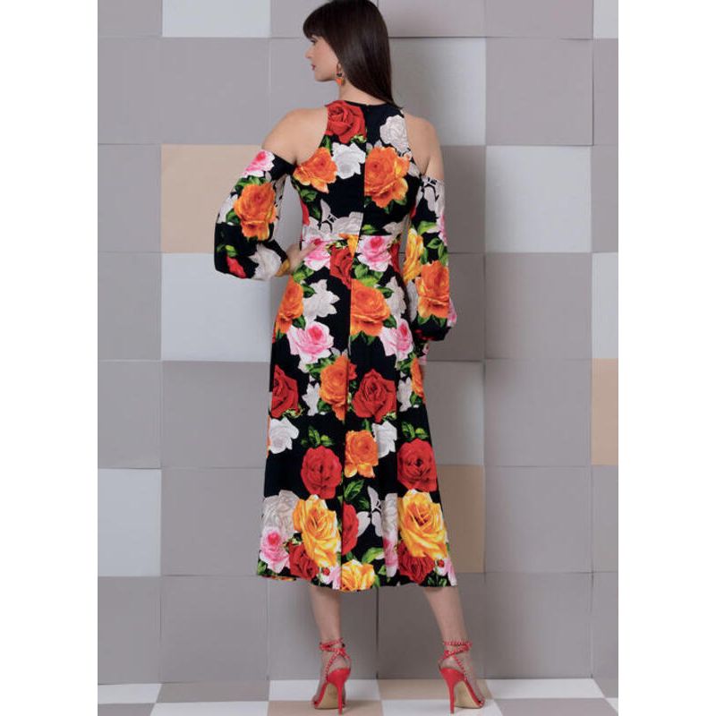 Patron Vogue 9296 E5 - Robes pour femmes à épaules nues et taille haute