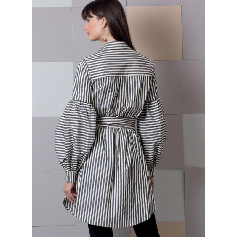 Patron Vogue 9299 E5 - Chemisiers pour femme à manches bouffantes