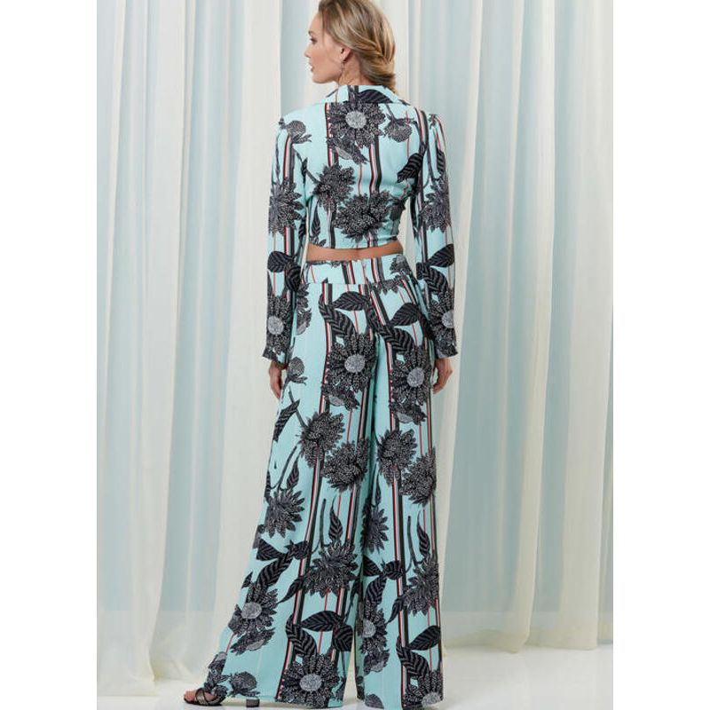 Patron Vogue 9319 E5 - Ensemble pour femme : Top et veste à nœud style boléro, accompagnés d'un short et d'un pantalon