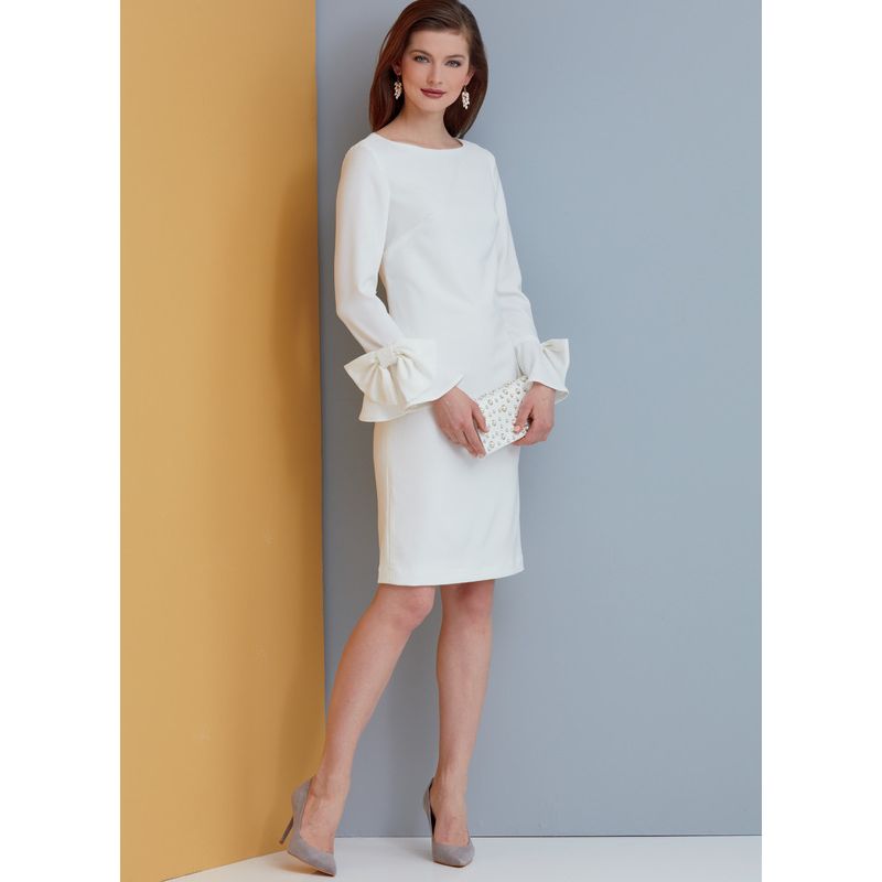 Patron Vogue 9325 A5 - Robe femme style fourreau, disponible avec ou sans poignets volantés