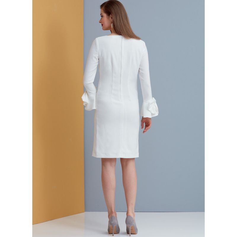 Patron Vogue 9325 A5 - Robe femme style fourreau, disponible avec ou sans poignets volantés