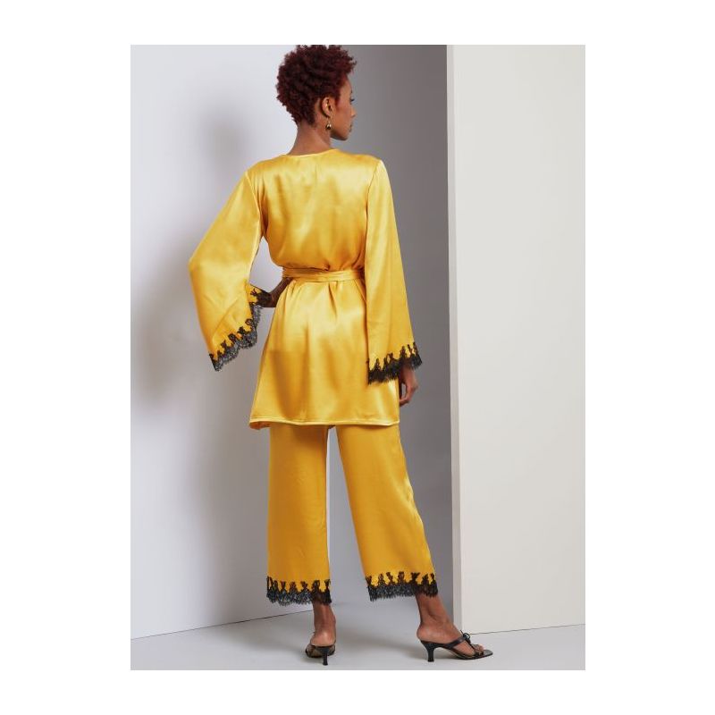 Patron Vogue 1962 A5 - Robe de chambre, camisole, jupon et pantalon