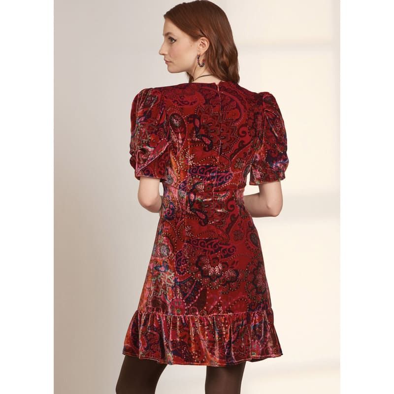 Patron Simplicity 9642.D5 - Robe