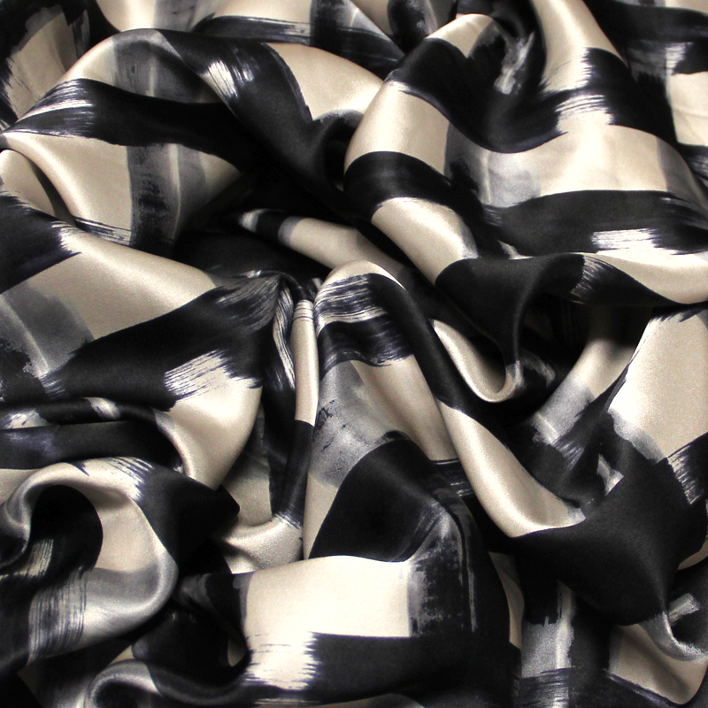 Satin 100% soie - Carreaux nuit fond beige