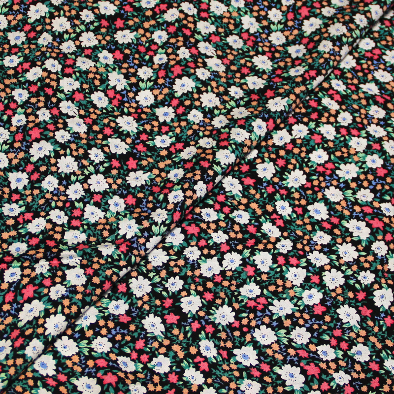 Étoffe 100% viscose - Fleuri ciel sur fond noir fleuri multicolore