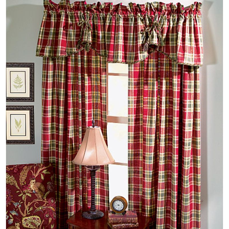 Patron McCall's 4408.OS - Rideaux