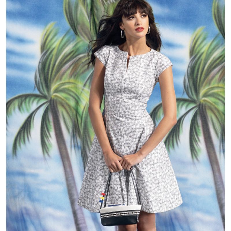 Patron McCall's 6741.B5 - Robes