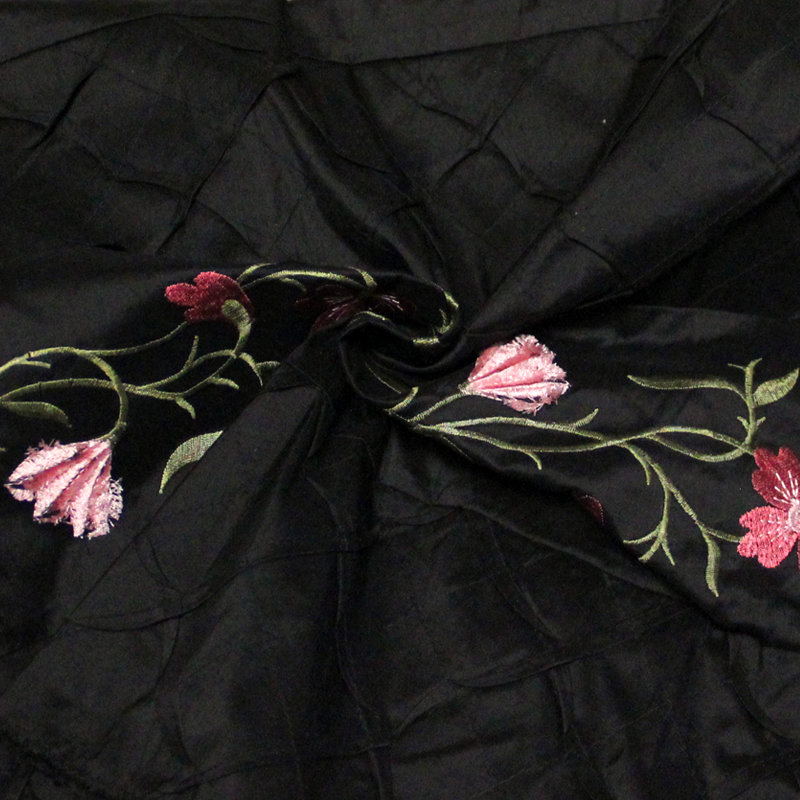 Soie sauvage 100% soie brodée - Bande fleuri fond noir