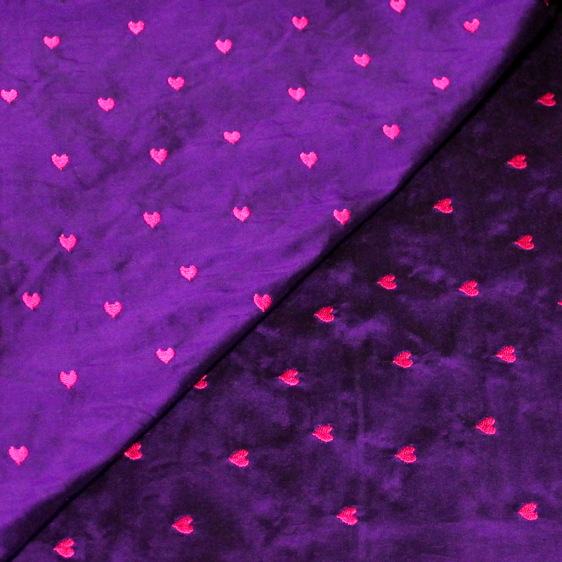 Soie sauvage 100% soie brodé - Cœur rose fond violet