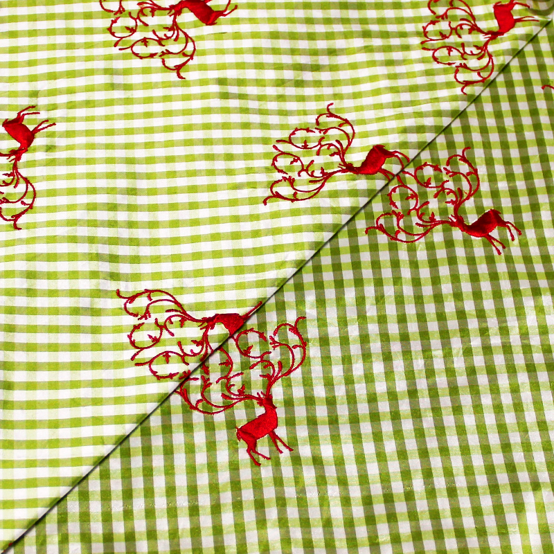 Soie sauvage 100% soie brodée - Cerf rouge fond vichy vert pomme