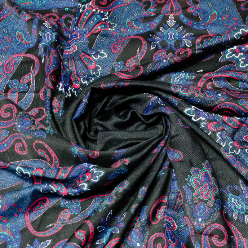 Foulard satin - Motif abstrait noir et violet